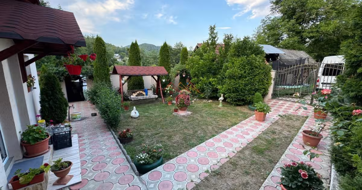 Casă individuală 127 mp cu 6 camere în Valea Lungă