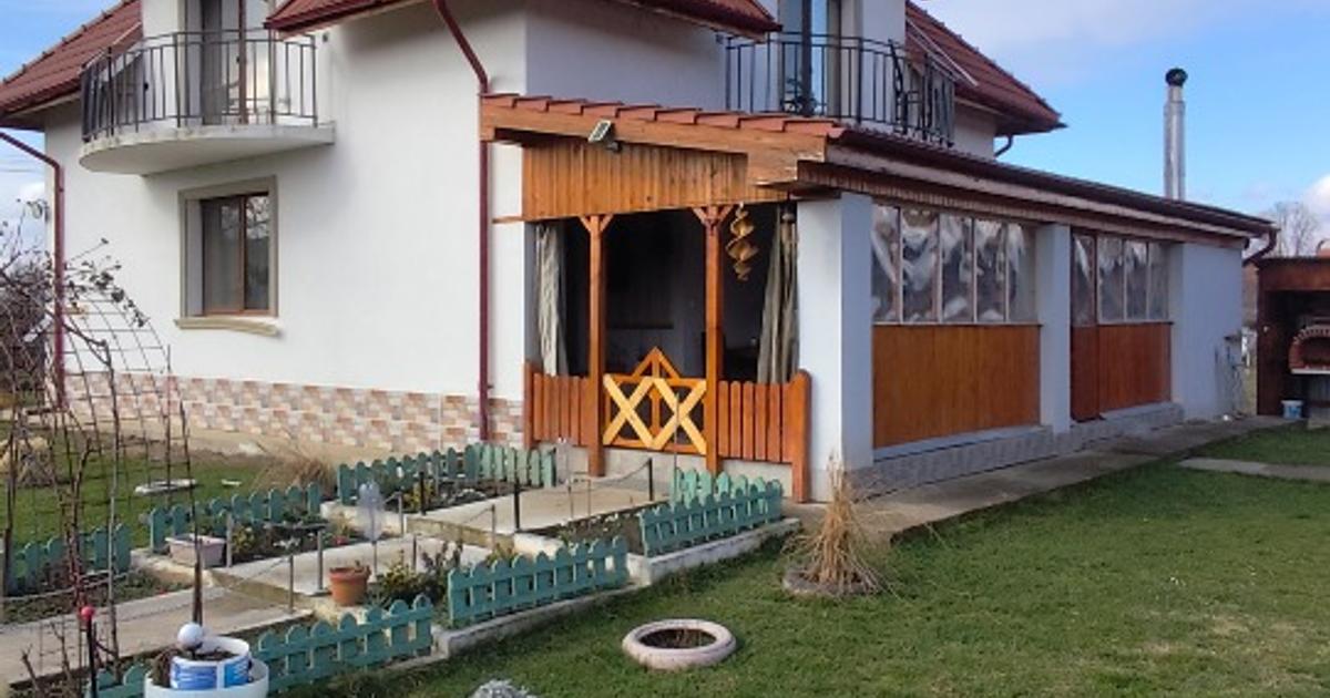 Casă individuală 160 mp cu 5 camere în Vărădia de Mureș