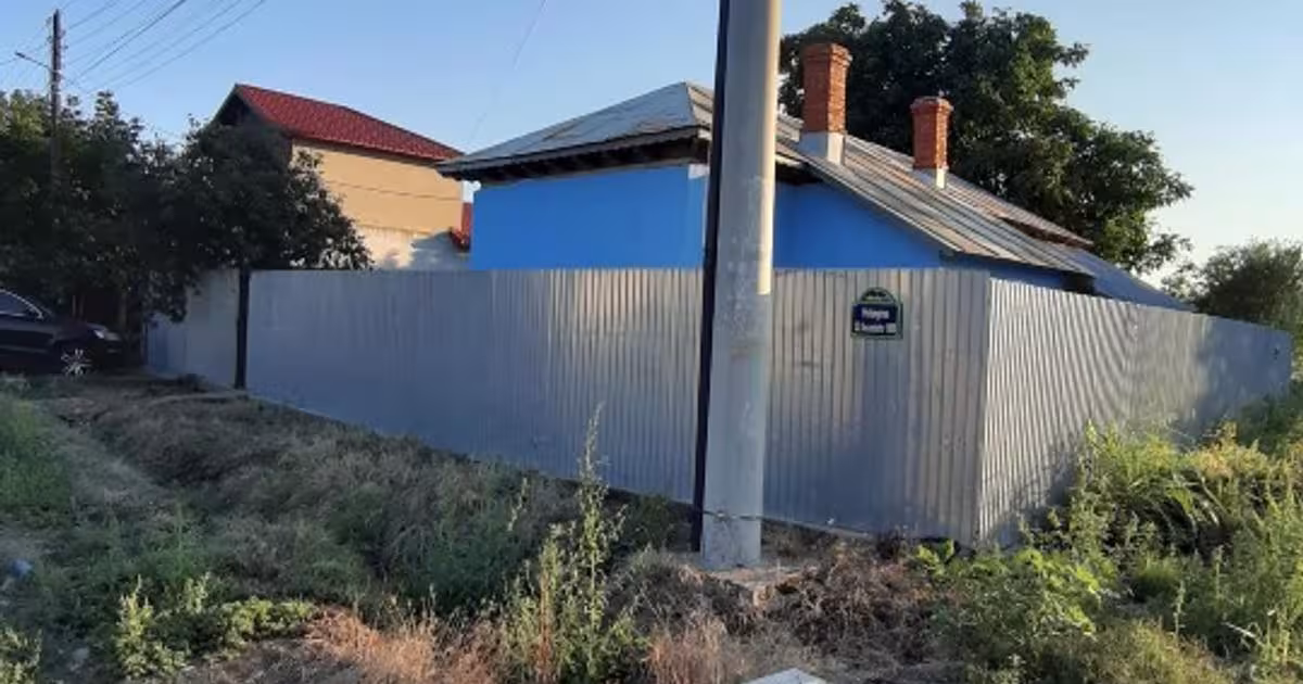 Casă individuală 88 mp cu 3 camere în Vărăști