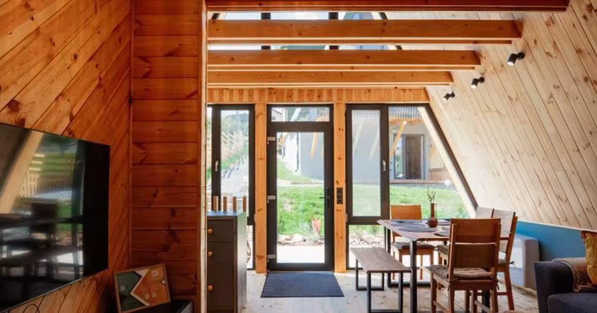 Casă individuală cu 4 camere în zona Vest, Vatra Dornei