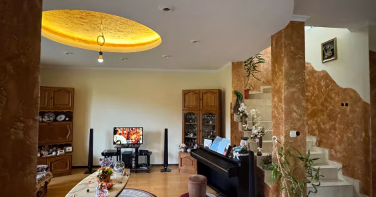 Casă individuală 240 mp cu 4 camere în Vetiș