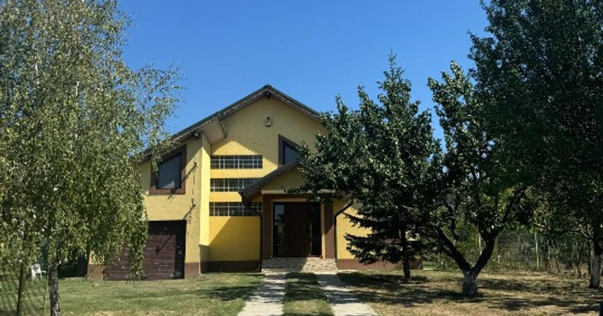 Casă individuală 252 mp cu 5 camere în Viforâta