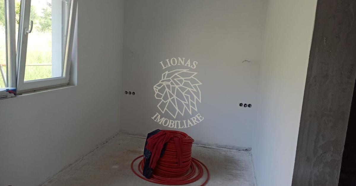 Casă individuală cu 4 camere în Viișoara