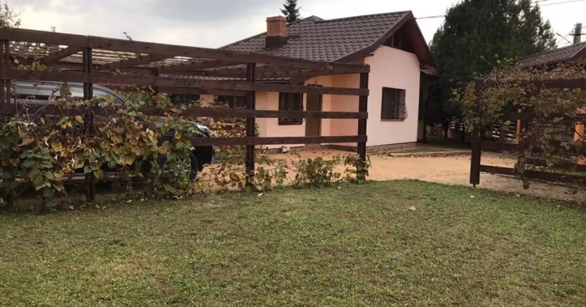 Casă individuală 200 mp cu 5 camere în Vlădeni