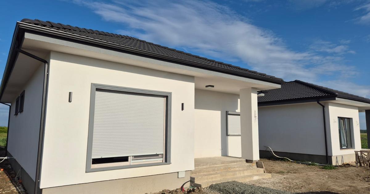 Casă individuală 100 mp cu 4 camere în Vladimirescu