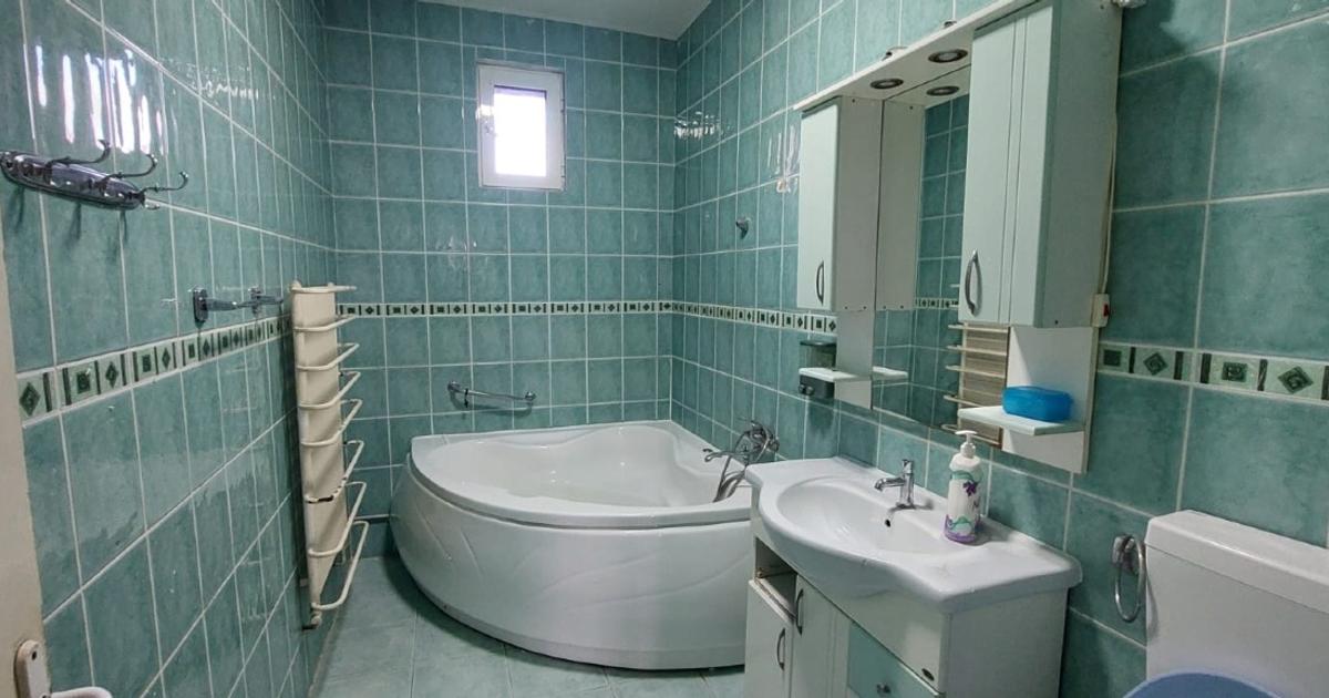 Casă individuală 168 mp cu 5 camere în Vladimirescu