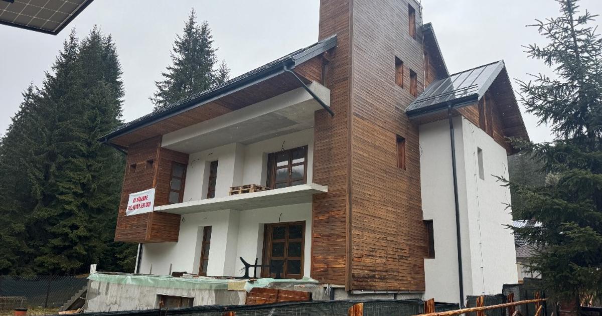 Casă individuală 446 mp cu 5 camere în Voineasa