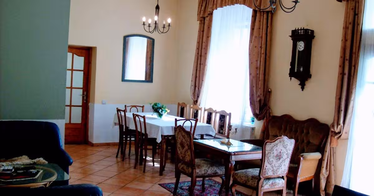 Casă individuală 280 mp cu 8 camere în Zam