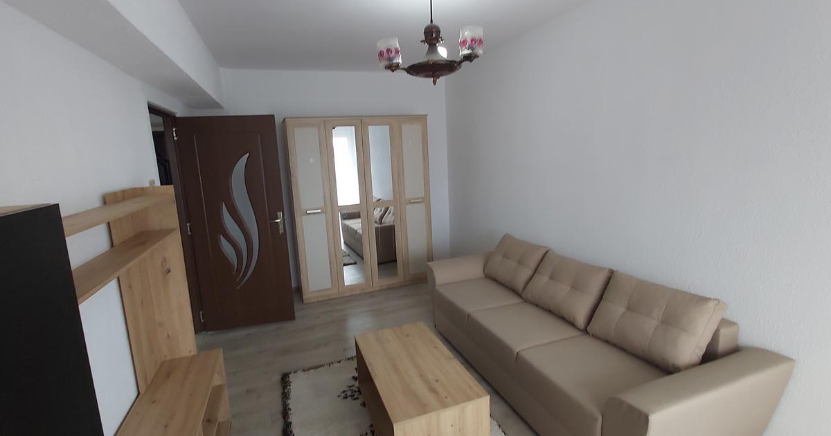 Apartament decomandat cu 3 camere în zona Ultracentral, Focșani preț 350 € / lună | Imobiliare.ro