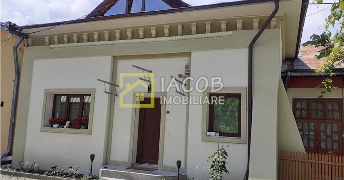 Duplex 110 mp cu 4 camere în zona Central, Bacău