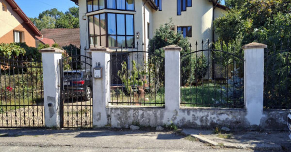 Duplex 300 mp cu 7 camere în zona Găvana 3, Pitești