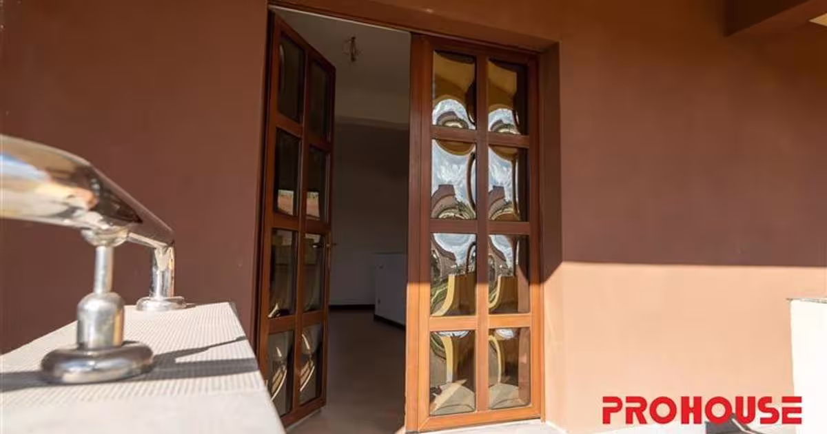 Duplex 250 mp cu 5 camere în zona Exterior Est, Bacău