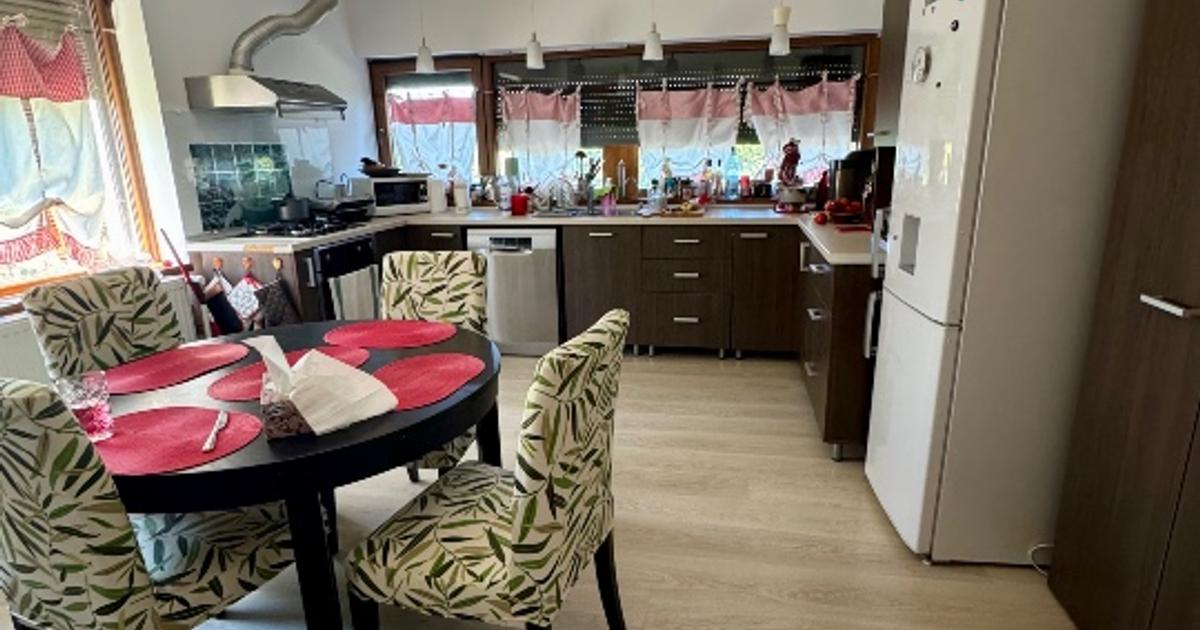 Duplex 180 mp cu 4 camere în Gulia