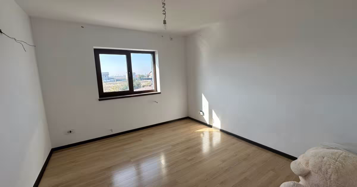 Duplex 215 mp cu 6 camere în Joița