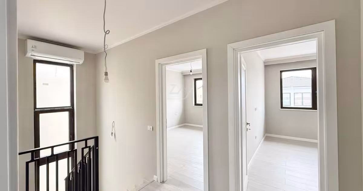 Duplex cu 5 camere în Moșnița Nouă