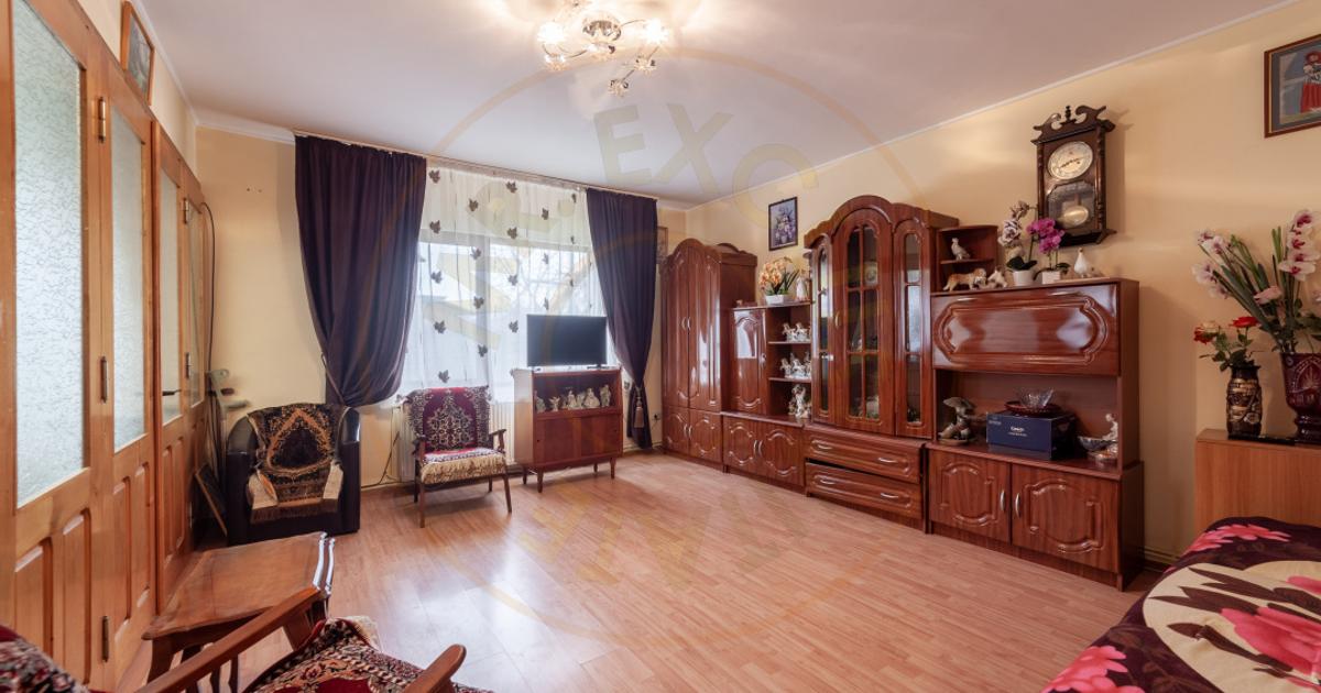 Duplex 140 mp cu 5 camere în zona Est, Pitești