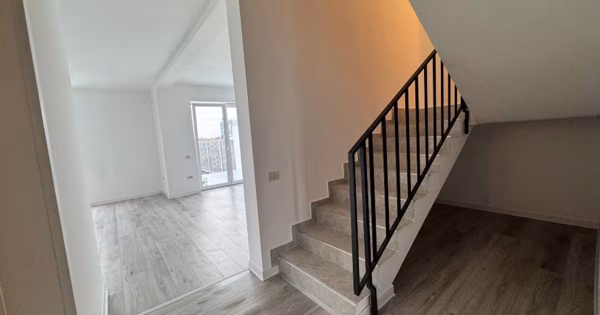 Duplex 116 mp cu 5 camere în Remetea Mare