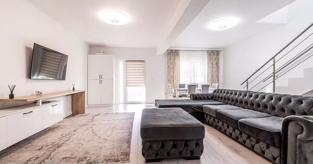 Duplex cu 8 camere în Vladimirescu