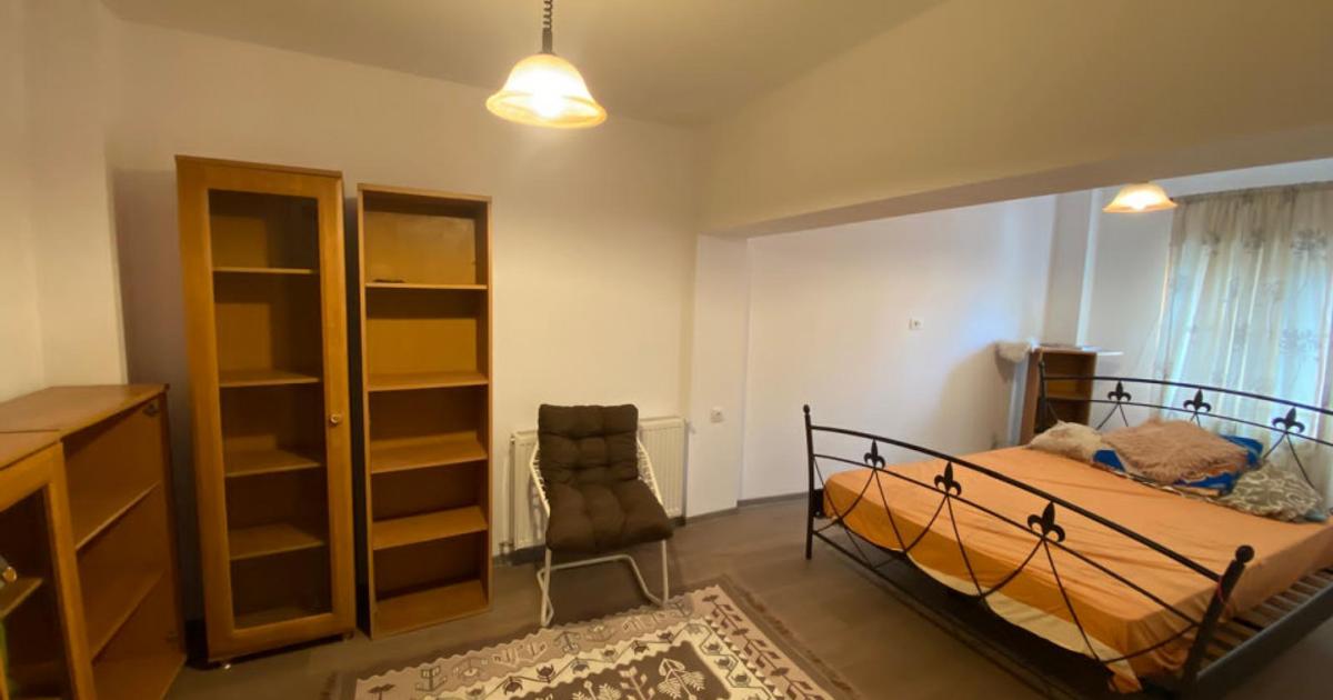 Garsonieră în zona Calea Moinești, Bacău preț 1.100 $ / lună