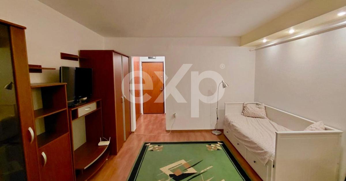 Garsonieră decomandată în zona Griviței, Brașov