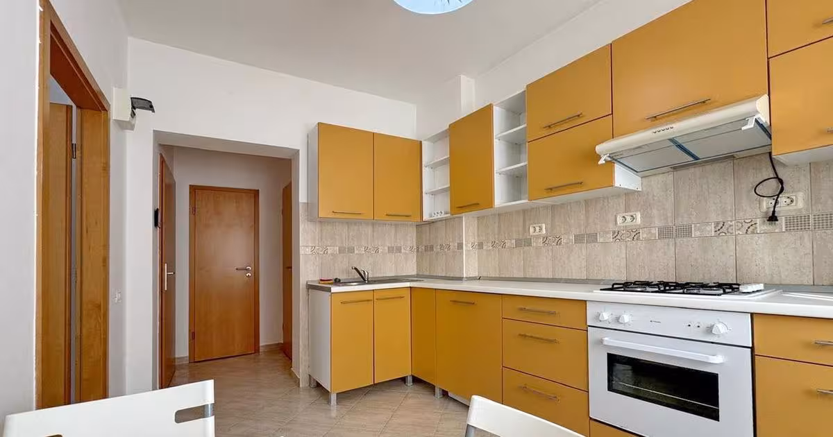 Garsonieră decomandată în zona Schei, Brașov