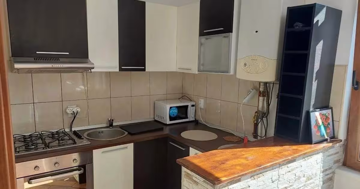 Garsonieră decomandată în zona Schei, Brașov