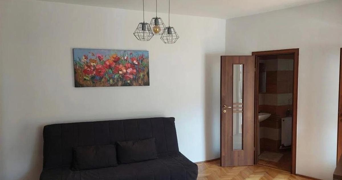 Garsonieră decomandată în zona Schei, Brașov