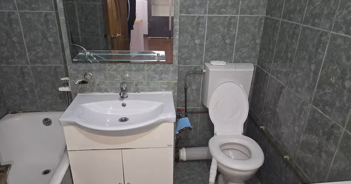 Garsonieră decomandată în zona Găvana, Pitești preț 1.300 RON / lună