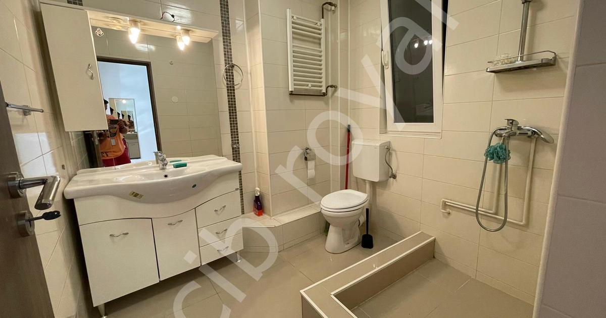 Garsonieră decomandată în zona Universitate, Ultracentral