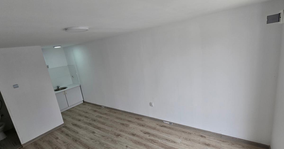 Garsonieră decomandată în zona Central, Botoșani