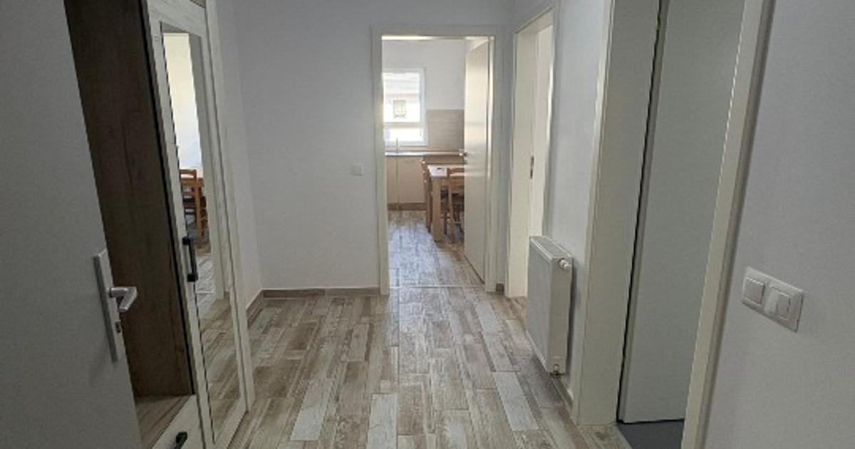 Garsonieră decomandată în zona Avantgarden, Brașov