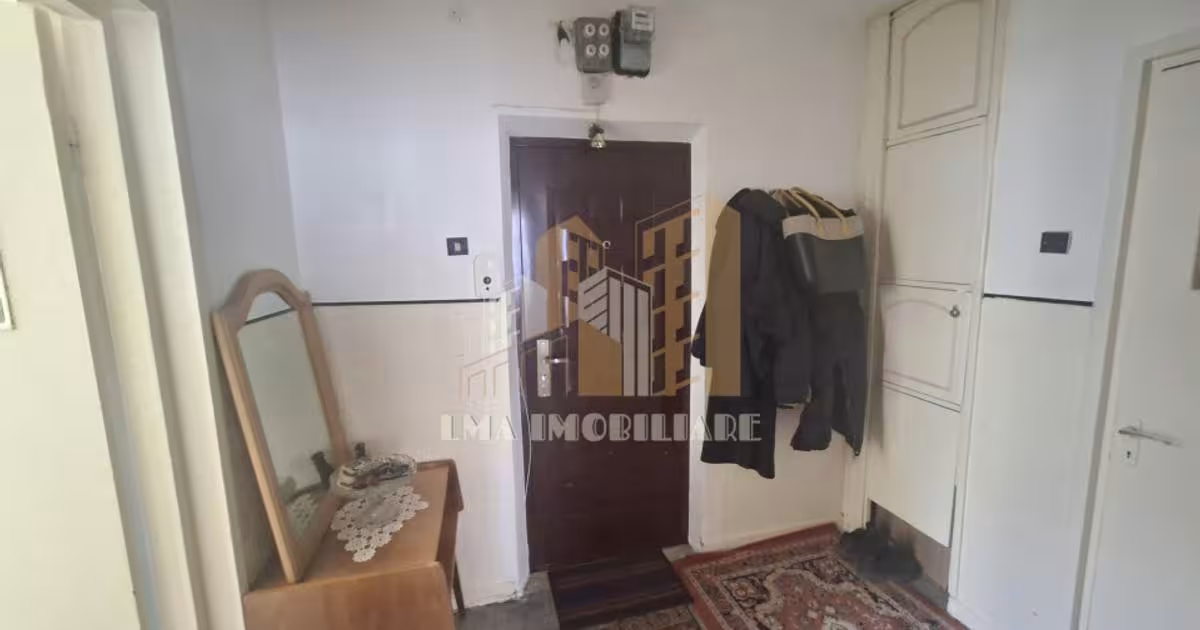 Garsonieră circulară în zona Cezar Petrescu, Bușteni