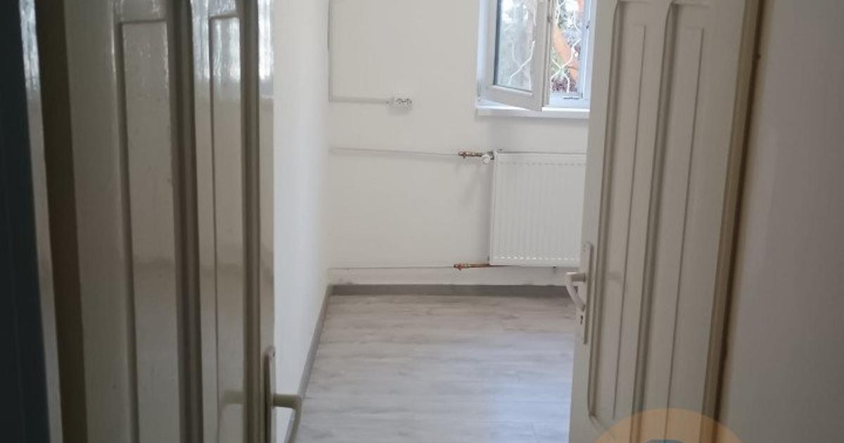 Garsonieră semidecomandată în zona Rogerius, Oradea