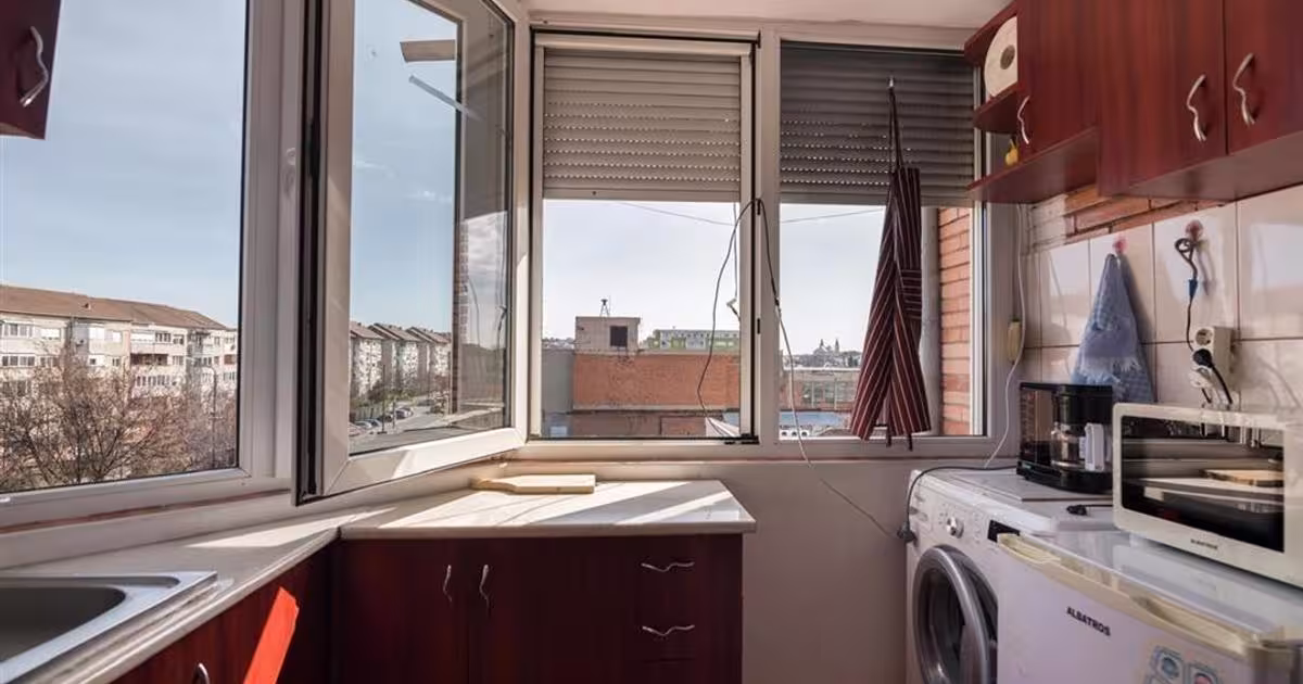 Garsonieră decomandată în zona Rogerius, Oradea