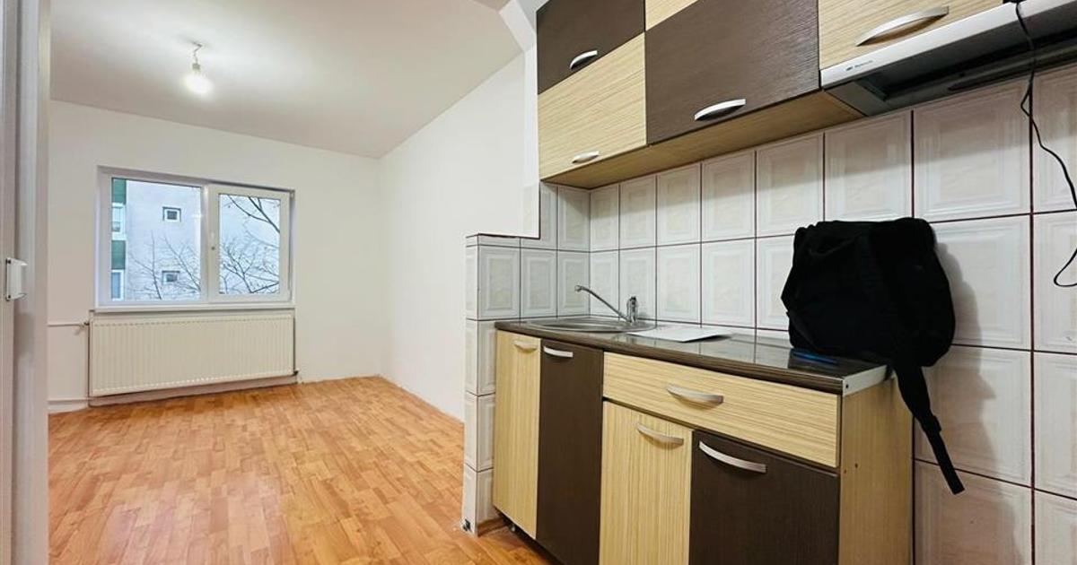 Garsonieră decomandată în zona Rogerius, Oradea