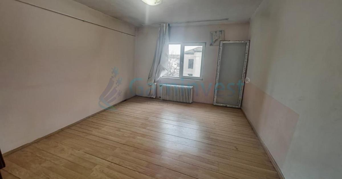 Garsonieră decomandată în zona Rogerius, Oradea