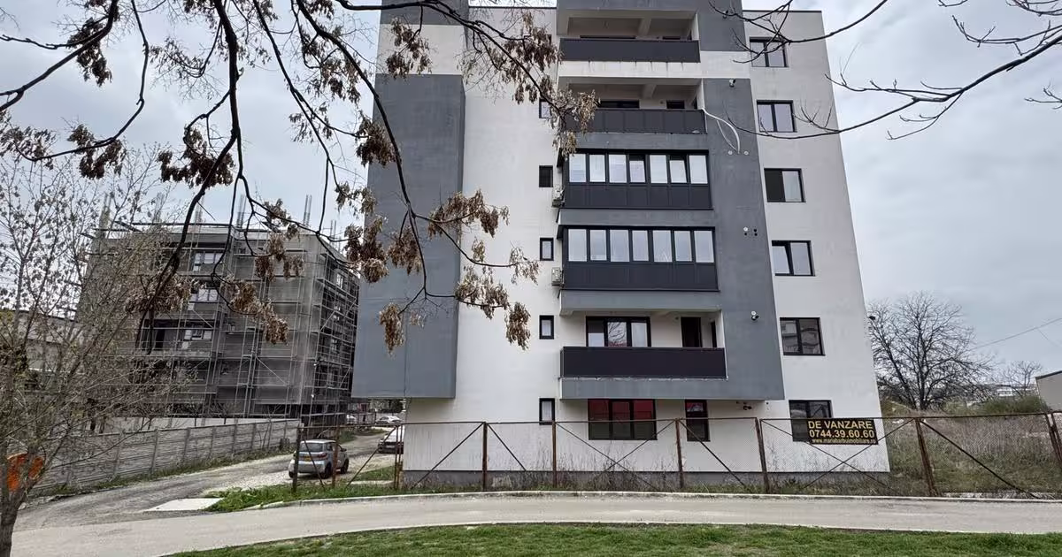 Garsonieră decomandată în zona Central, Slatina