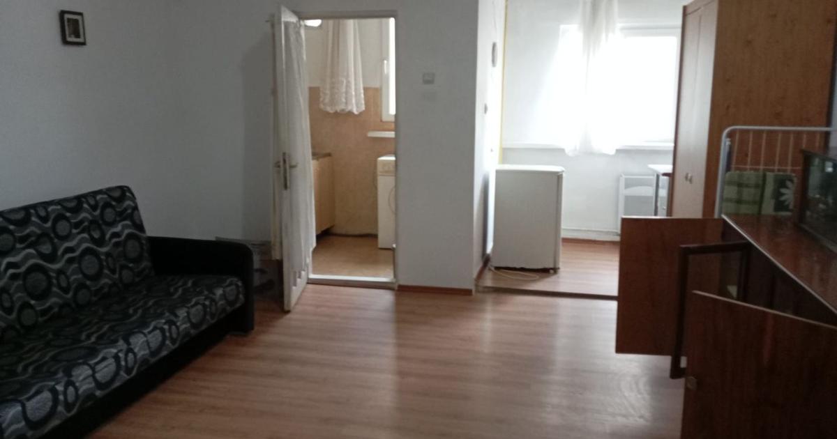 Garsonieră semidecomandată în zona Grivița, Târgu Jiu