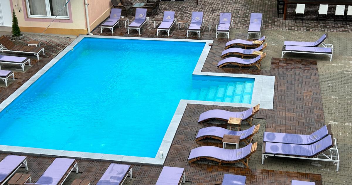 Hotel/Pensiune 2500 mp în Batiz