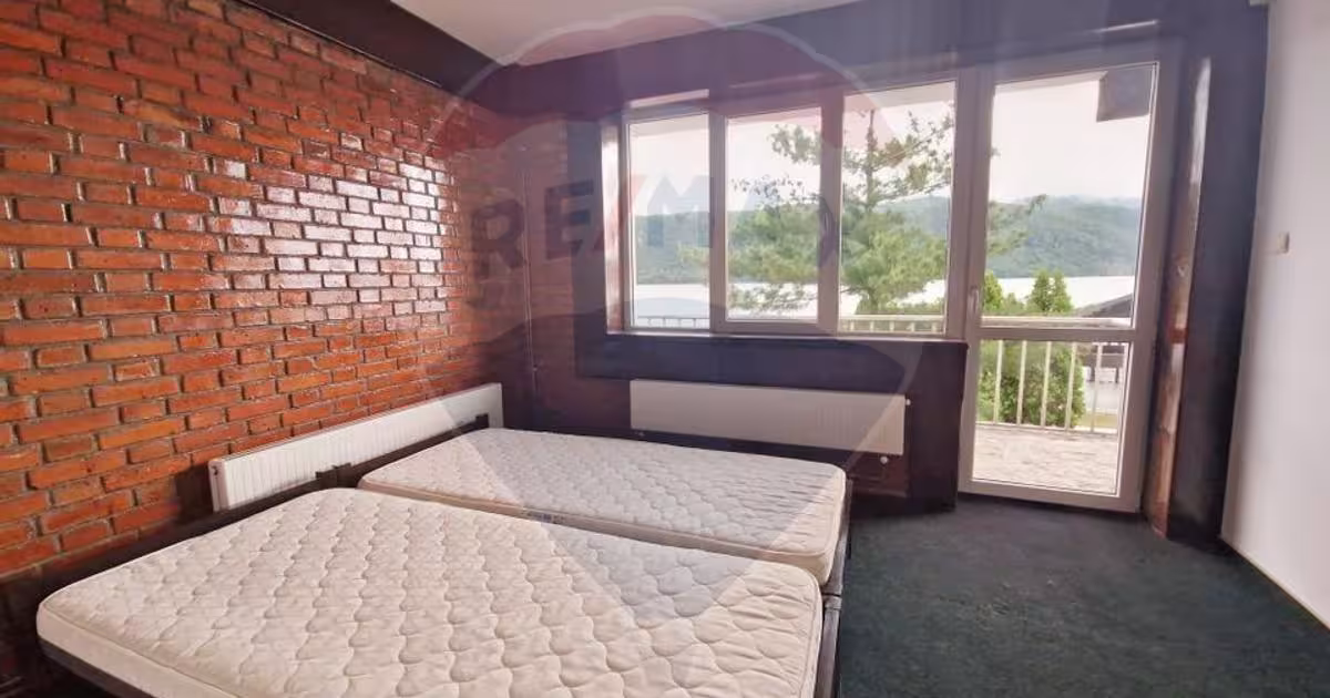 Hotel/Pensiune 713 mp în Eșelnița