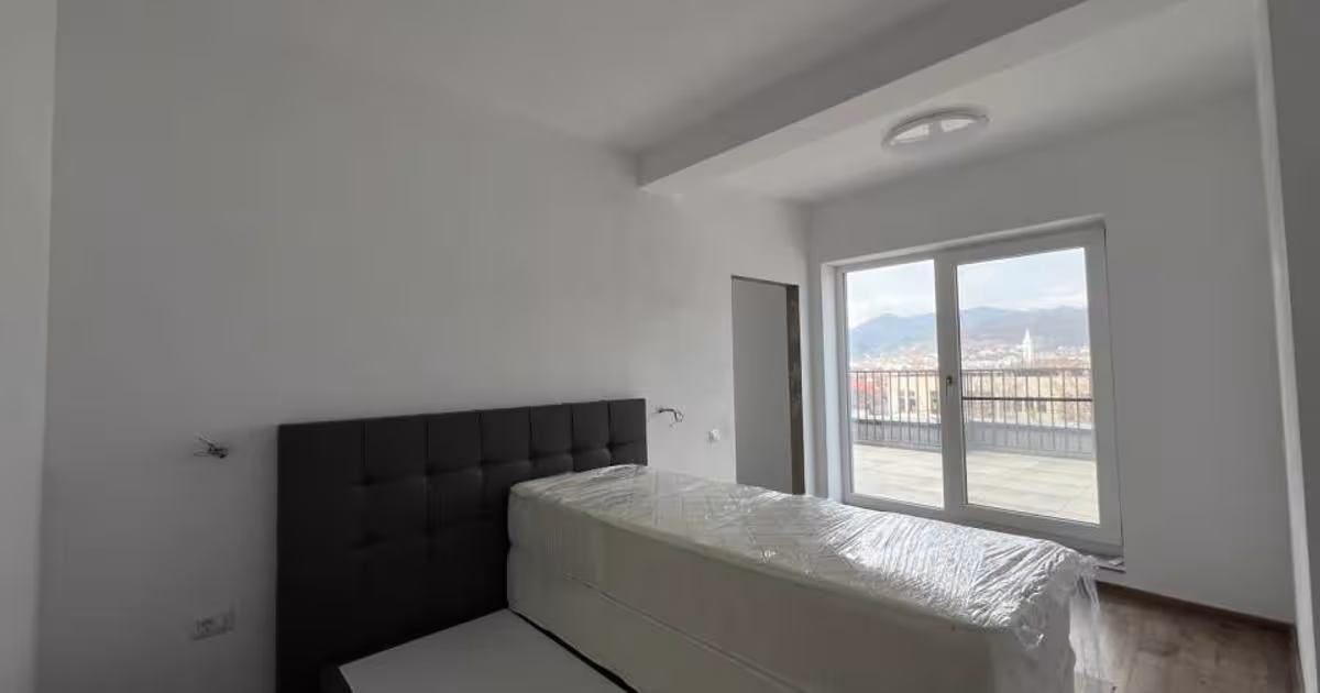 Penthouse semidecomandat cu 3 camere în zona Orașul Vechi, Baia Mare