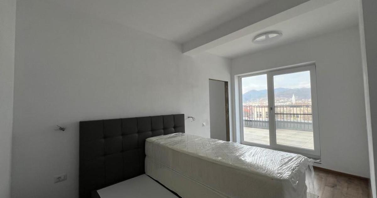 Penthouse semidecomandat cu 3 camere în zona Orașul Vechi, Baia Mare