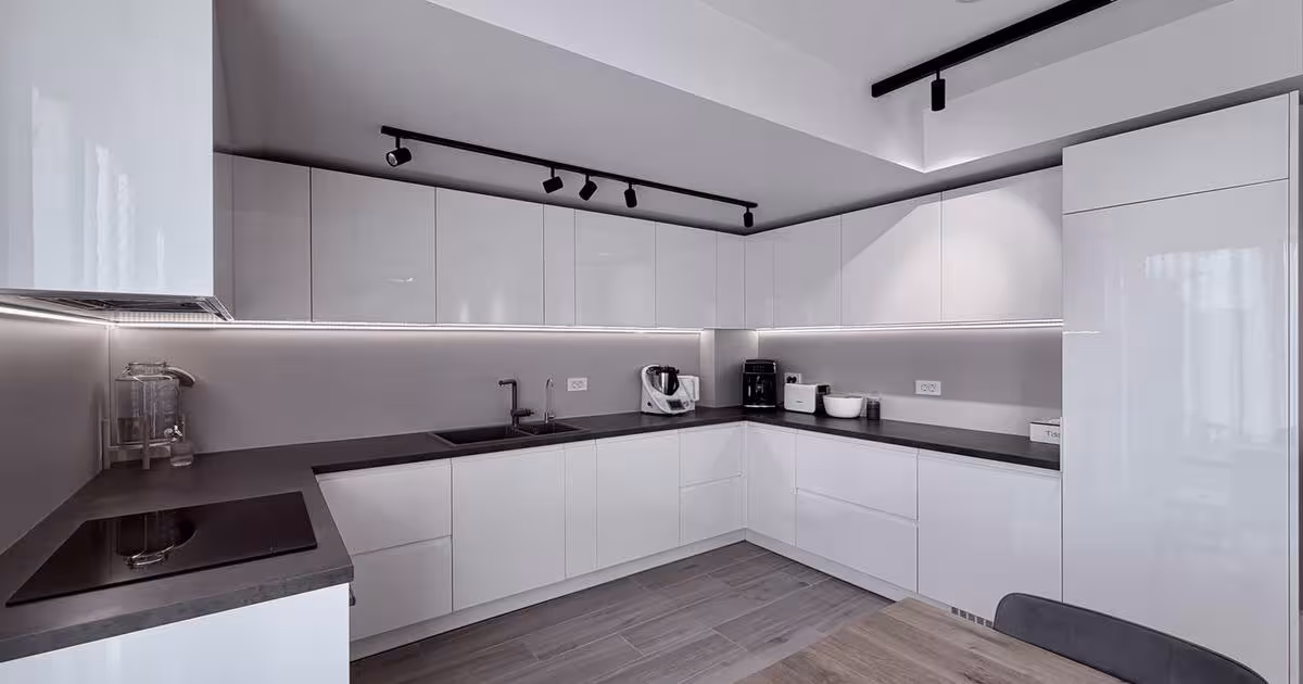 Penthouse decomandat cu 3 camere în zona Tractorul, Brașov
