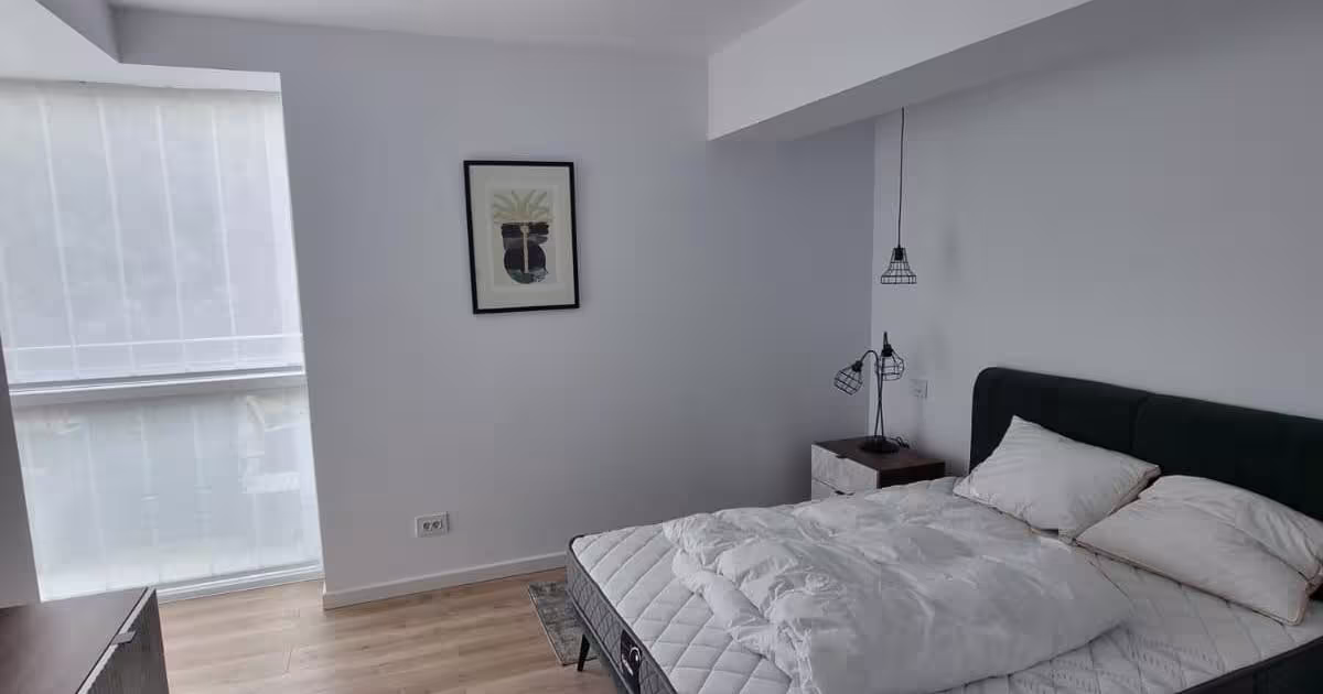 Penthouse semidecomandat cu 3 camere în zona Moroieni, Sinaia