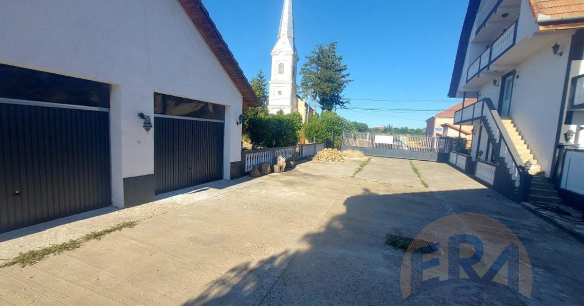 Spațiu comercial 550 mp în Ineu