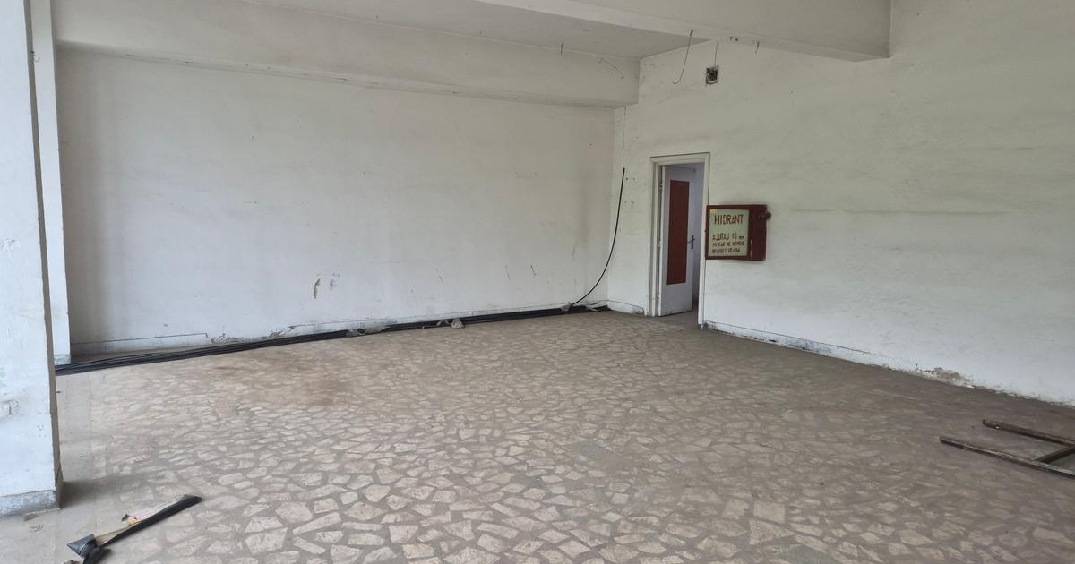 Spațiu comercial 500 mp în zona Luncă, Reșița preț 500 RON / lună