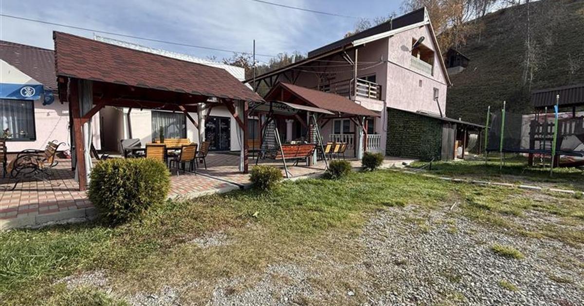 Spațiu comercial 1300 mp în Ghimeș-Făget