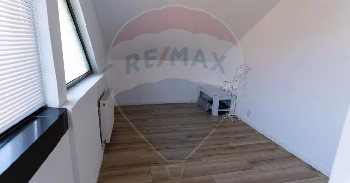 Spațiu comercial 200 mp în zona Central, Hațeg