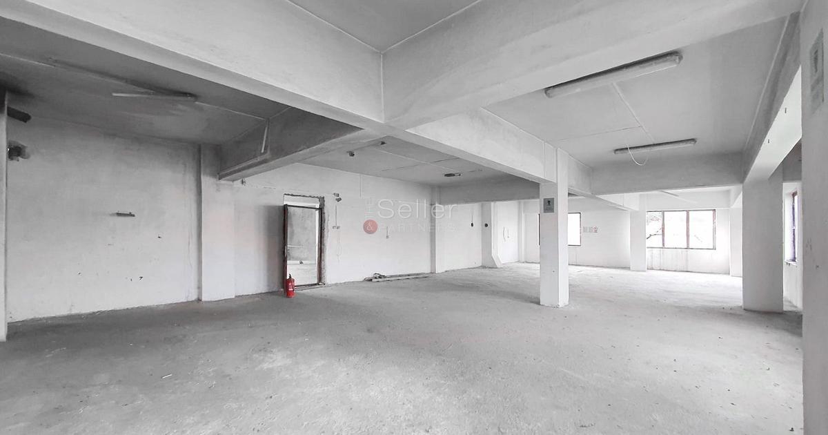 Spațiu comercial 1600 mp în zona Central, Râșnov