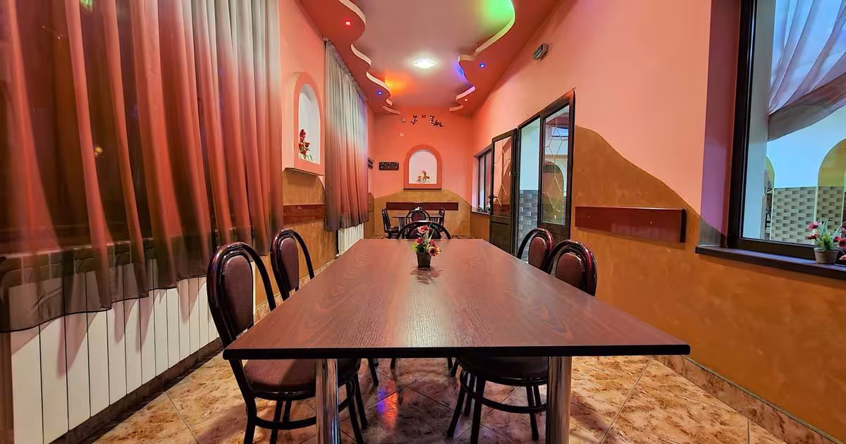 Spațiu comercial 320 mp în Săvinești